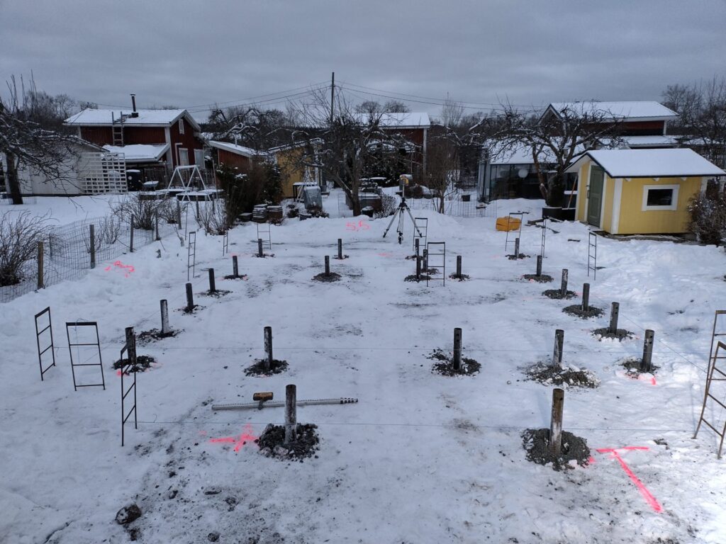 Telaparin ruuvipaalutus työmaalla